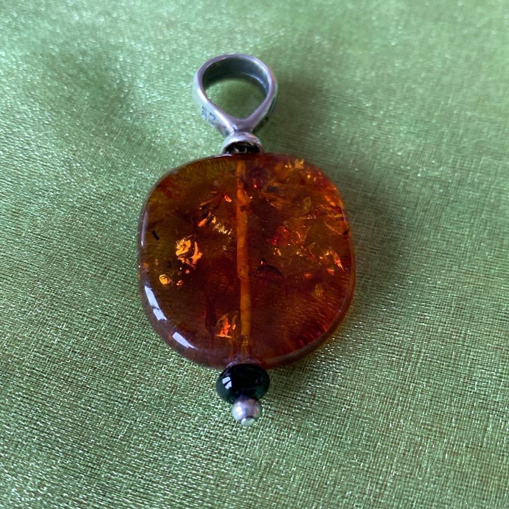 Silpada  N1285  pendant